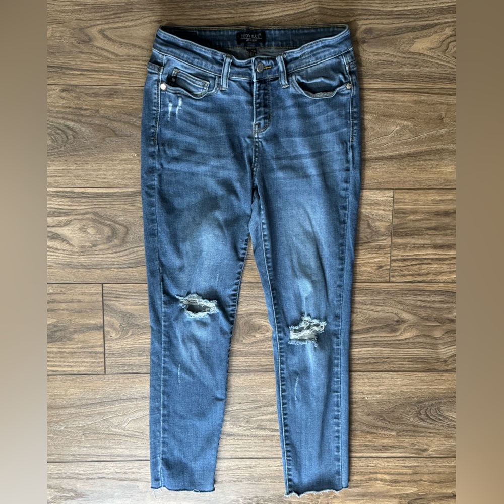Judy Blue Distressed Skinny Jeans
